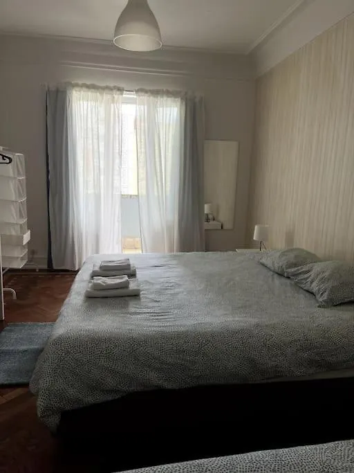Only Room 3 People Center Of Lisboa